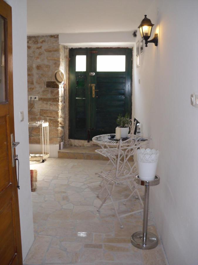 Steinhaus Mit Terrasse Rovinj Exterior foto