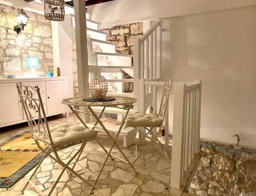 Steinhaus Mit Terrasse Rovinj Exterior foto